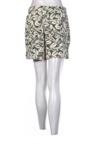 Γυναικείο κοντό παντελόνι Bpc Bonprix Collection, Μέγεθος L, Χρώμα Πολύχρωμο, Τιμή 6,99 €