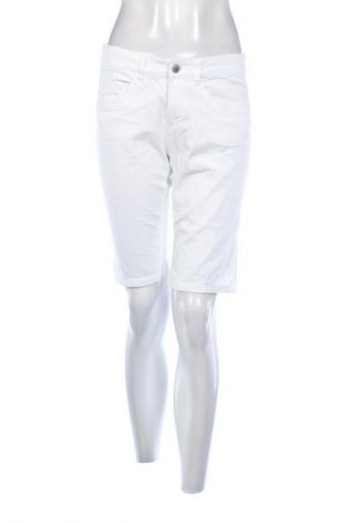 Дамски къс панталон Charles Vogele, Размер M, Цвят Бял, Цена 6,13 €