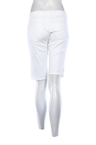 Дамски къс панталон Charles Vogele, Размер M, Цвят Бял, Цена 6,13 €