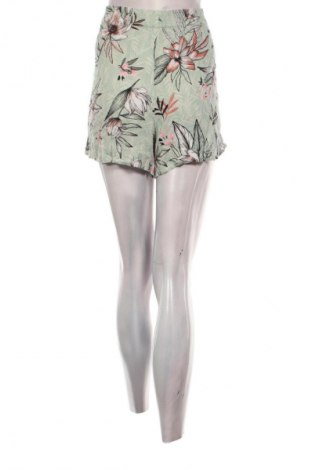 Γυναικείο κοντό παντελόνι Cotton Club, Μέγεθος L, Χρώμα Πολύχρωμο, Τιμή 1,99 €