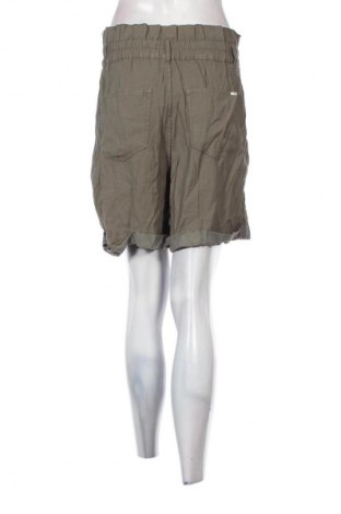 Dámské kraťasy  Garcia, Velikost M, Barva Zelená, Cena  139,00 Kč