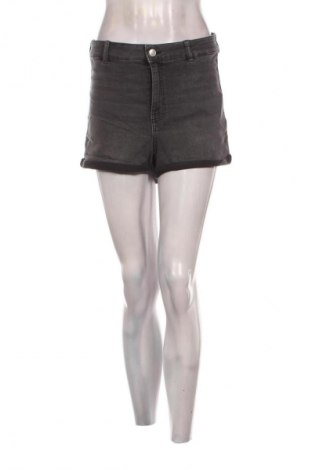 Γυναικείο κοντό παντελόνι H&M Divided, Μέγεθος M, Χρώμα Γκρί, Τιμή 7,99 €
