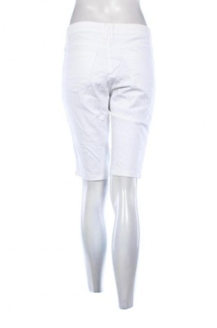 Γυναικείο κοντό παντελόνι Infinity Woman, Μέγεθος M, Χρώμα Λευκό, Τιμή 7,99 €