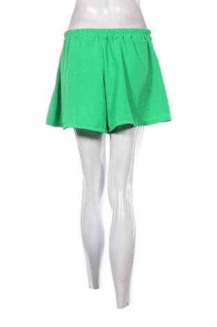 Дамски къс панталон NEW COLLECTION, Размер S, Цвят Зелен, Цена 12,78 €