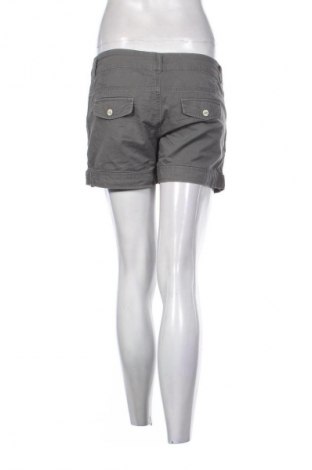 Дамски къс панталон ONLY, Размер L, Цвят Сив, Цена 10,22 €