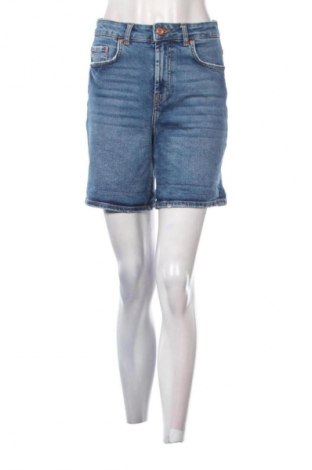 Γυναικείο κοντό παντελόνι Pieces, Μέγεθος S, Χρώμα Μπλέ, Τιμή 6,99 €