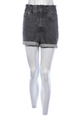 Női rövidnadrág Pull&Bear, Méret S, Szín Szürke, Ár 3 179 Ft