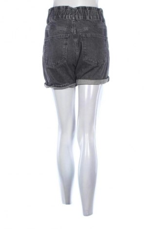 Női rövidnadrág Pull&Bear, Méret S, Szín Szürke, Ár 3 179 Ft