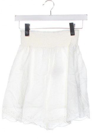 Γυναικείο κοντό παντελόνι Reserved, Μέγεθος XS, Χρώμα Λευκό, Τιμή 5,77 €