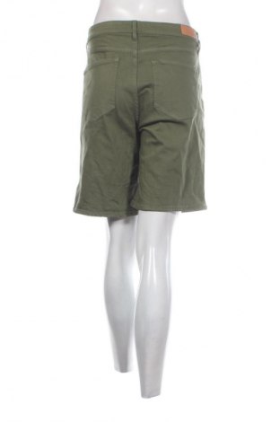 Γυναικείο κοντό παντελόνι S.Oliver, Μέγεθος XL, Χρώμα Πράσινο, Τιμή 13,99 €