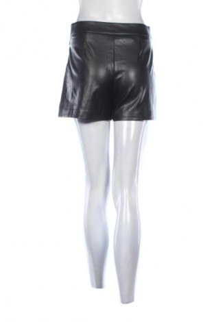 Pantaloni scurți de femei Stradivarius, Mărime S, Culoare Negru, Preț 78,20 Lei