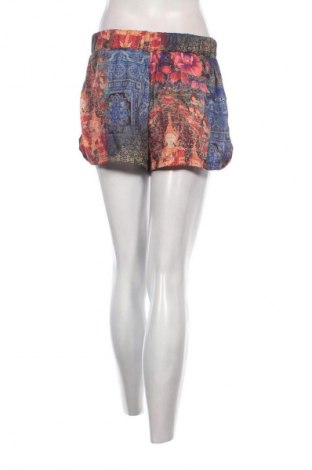 Дамски къс панталон Stradivarius, Размер L, Цвят Многоцветен, Цена 6,64 €