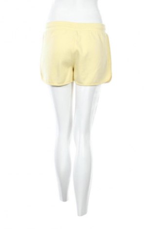 Дамски къс панталон Umbro, Размер L, Цвят Жълт, Цена 7,15 €