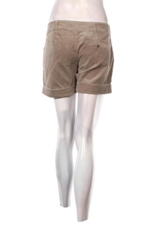 Дамски къс панталон United Colors Of Benetton, Размер M, Цвят Бежов, Цена 8,69 €