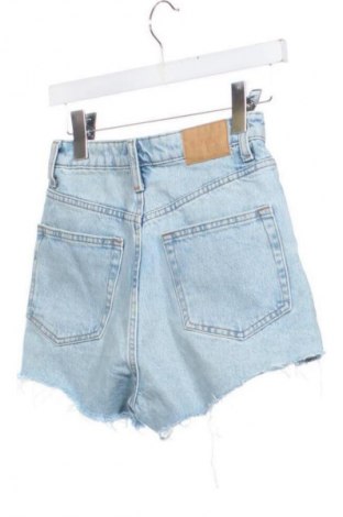 Γυναικείο κοντό παντελόνι Weekday, Μέγεθος XS, Χρώμα Μπλέ, Τιμή 7,99 €