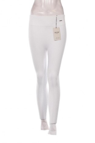 Дамски клин Unbranded, Размер S, Цвят Бял, Цена 13,80 €