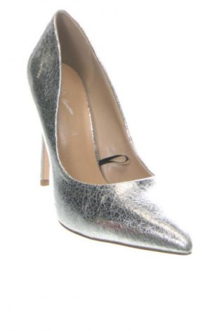 Дамски обувки Tata, Размер 38, Цвят Сребрист, Цена 23,51 €