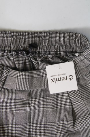 Дамски панталон Bershka, Размер XS, Цвят Многоцветен, Цена 5,62 €