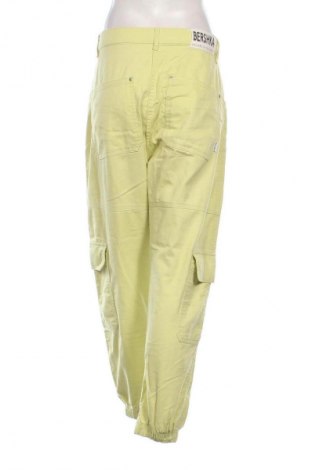 Pantaloni de femei Bershka, Mărime L, Culoare Verde, Preț 78,99 Lei
