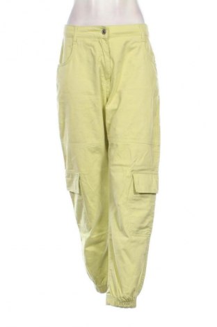 Pantaloni de femei Bershka, Mărime L, Culoare Verde, Preț 78,99 Lei