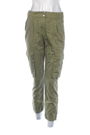 Дамски панталон Bershka, Размер M, Цвят Зелен, Цена 6,13 €
