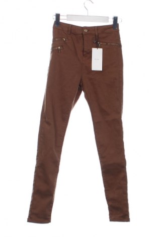 Дамски панталон Bershka, Размер XS, Цвят Кафяв, Цена 24,03 €