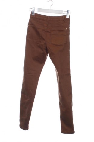 Дамски панталон Bershka, Размер XS, Цвят Кафяв, Цена 24,03 €