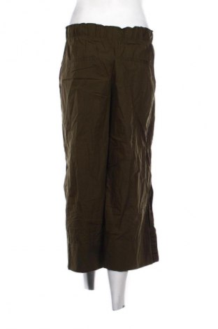 Γυναικείο παντελόνι Bershka, Μέγεθος M, Χρώμα Πράσινο, Τιμή 7,99 €