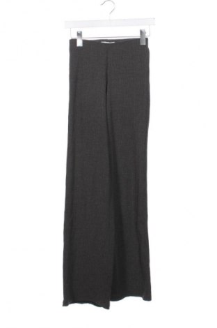 Női nadrág Bershka, Méret XS, Szín Szürke, Ár 3 999 Ft