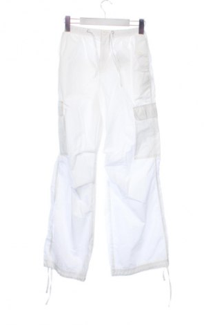 Γυναικείο παντελόνι Bershka, Μέγεθος XS, Χρώμα Λευκό, Τιμή 14,82 €