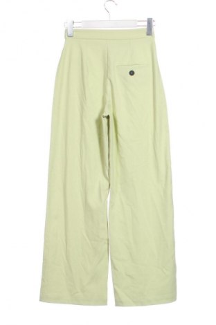 Γυναικείο παντελόνι Bershka, Μέγεθος XS, Χρώμα Πράσινο, Τιμή 13,06 €