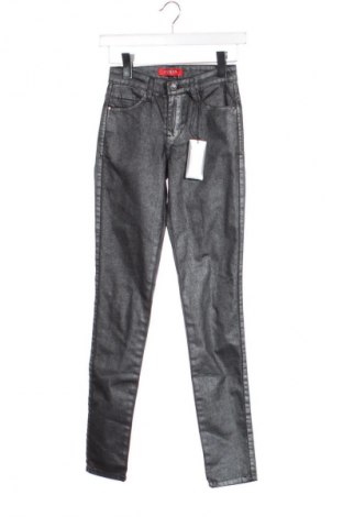 Дамски панталон Guess, Размер XXS, Цвят Сив, Цена 92,73 €