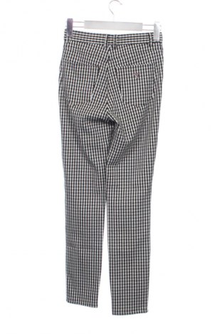 Дамски панталон Guess, Размер XS, Цвят Многоцветен, Цена 70,00 €