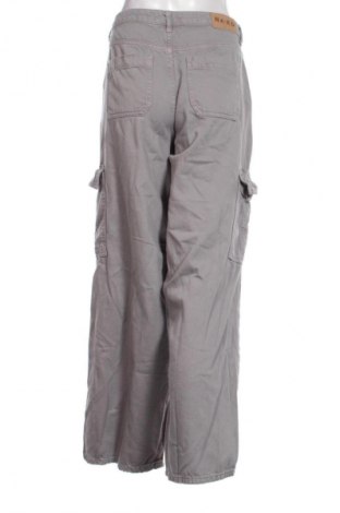 Pantaloni de femei NA-KD, Mărime L, Culoare Gri, Preț 76,99 Lei