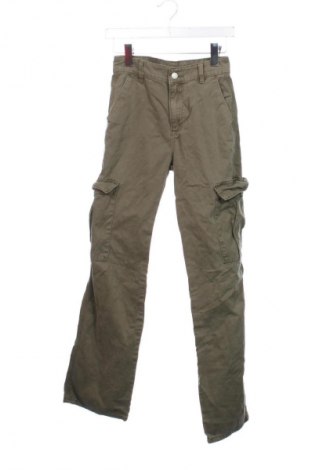 Dámské kalhoty  Pull&Bear, Velikost XS, Barva Zelená, Cena  79,00 Kč