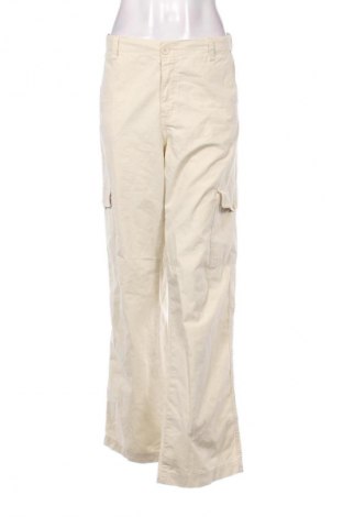 Дамски панталон Pull&Bear, Размер L, Цвят Екрю, Цена 9,20 €