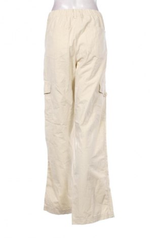 Дамски панталон Pull&Bear, Размер L, Цвят Екрю, Цена 9,20 €