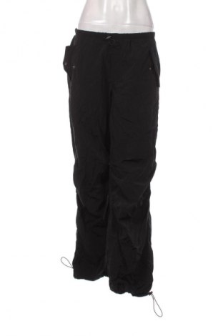 Pantaloni de femei Pull&Bear, Mărime M, Culoare Negru, Preț 26,99 Lei