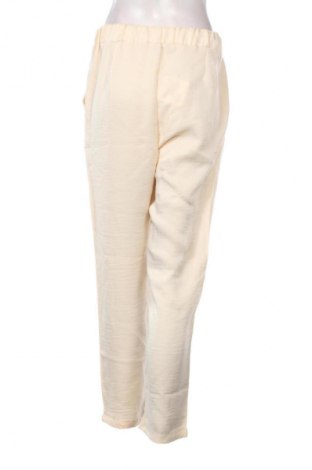 Дамски панталон Trendyol, Размер L, Цвят Екрю, Цена 5,62 €