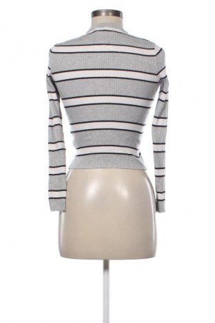 Дамски пуловер Bershka, Размер M, Цвят Многоцветен, Цена 6,00 €