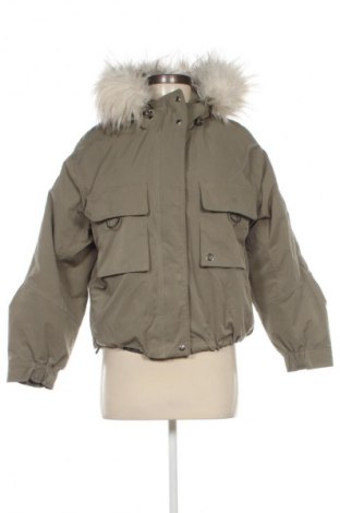 Geacă de femei Bershka, Mărime S, Culoare Verde, Preț 140,99 Lei