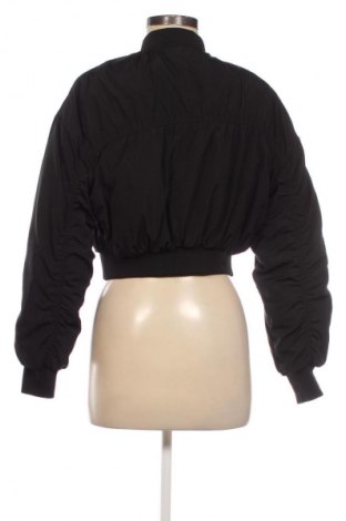 Γυναικείο μπουφάν Bershka, Μέγεθος S, Χρώμα Μαύρο, Τιμή 24,34 €