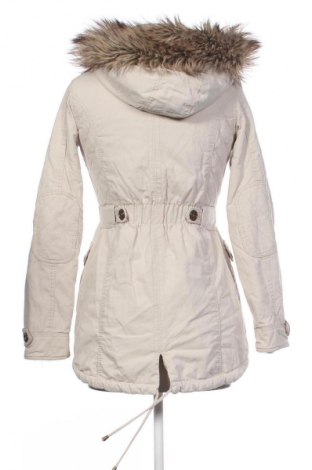 Дамско яке Bershka, Размер S, Цвят Бежов, Цена 29,65 €