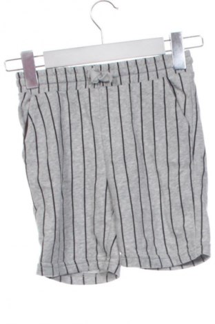 Детски къс панталон H&M, Размер 5-6y/ 116-122 см, Цвят Многоцветен, Цена 5,62 €
