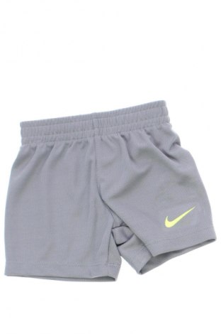 Детски къс панталон Nike, Размер 6-9m/ 68-74 см, Цвят Сив, Цена 24,54 €