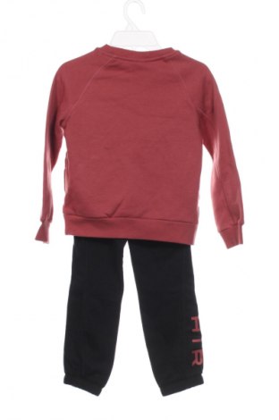 Dětský komplet  Nike, Velikost 4-5y/ 110-116 cm, Barva Vícebarevné, Cena  1 029,00 Kč