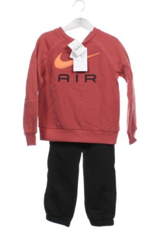 Παιδικό σύνολο Nike, Μέγεθος 3-4y/ 104-110 εκ., Χρώμα Πολύχρωμο, Τιμή 41,99 €