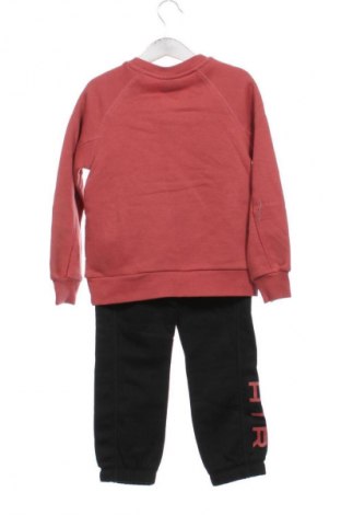 Παιδικό σύνολο Nike, Μέγεθος 3-4y/ 104-110 εκ., Χρώμα Πολύχρωμο, Τιμή 41,99 €
