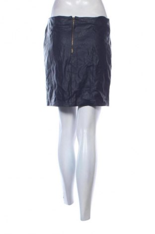 Кожена пола Naf Naf, Размер M, Цвят Лилав, Цена 4,60 €