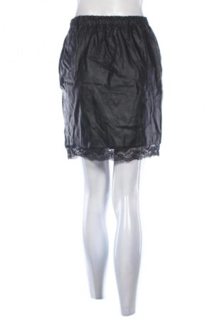Kožená sukně  Unbranded, Velikost S, Barva Černá, Cena  59,00 Kč